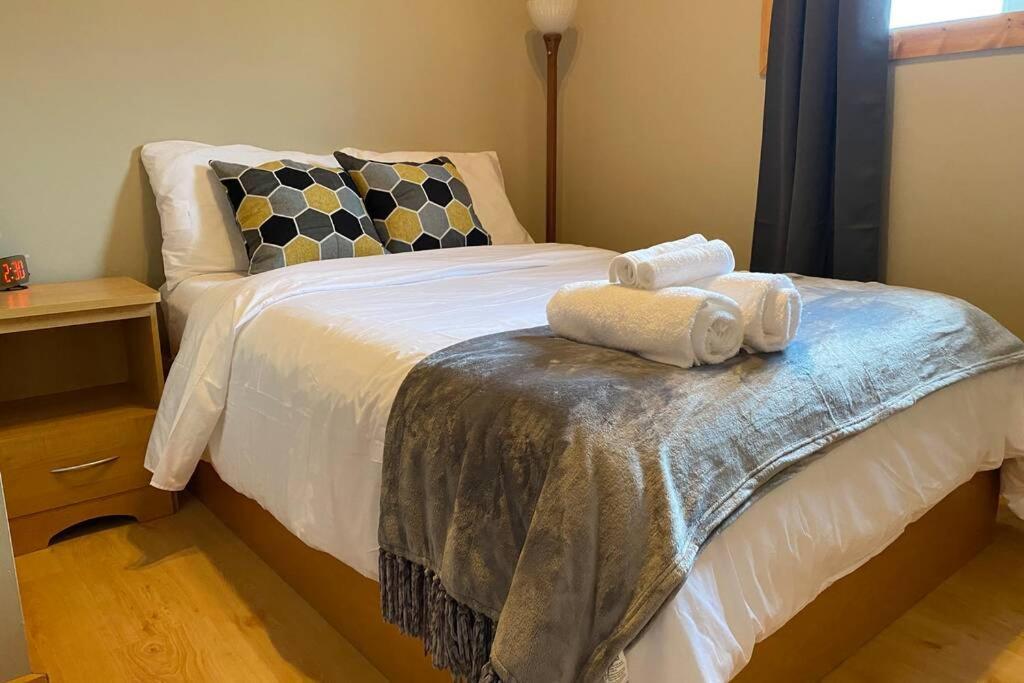 Gudjonson Getaway - 2 Bed 2 Bath Cabin Golden Luaran gambar
